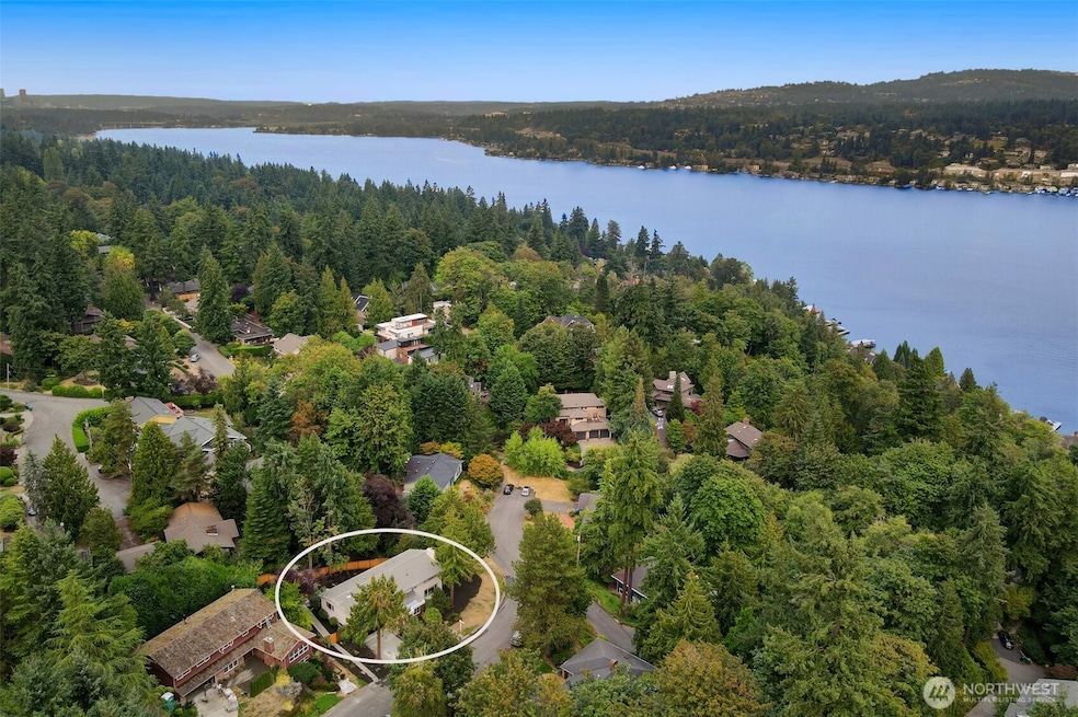 7401 92nd Place SE, Mercer Island, WA 98040 - photo 1