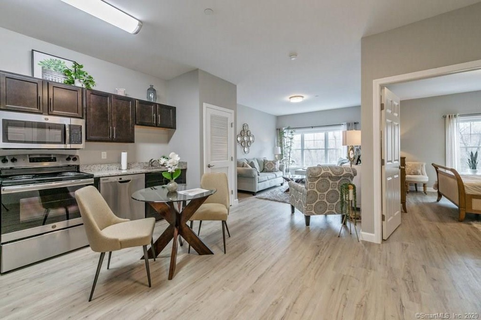 335 Ferry Blvd unit 205, Stratford, CT 06615 - photo 1