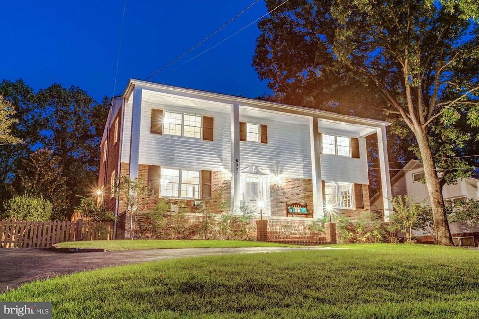 6227 Lakeview Dr, Falls Church, VA 22041 - photo 1