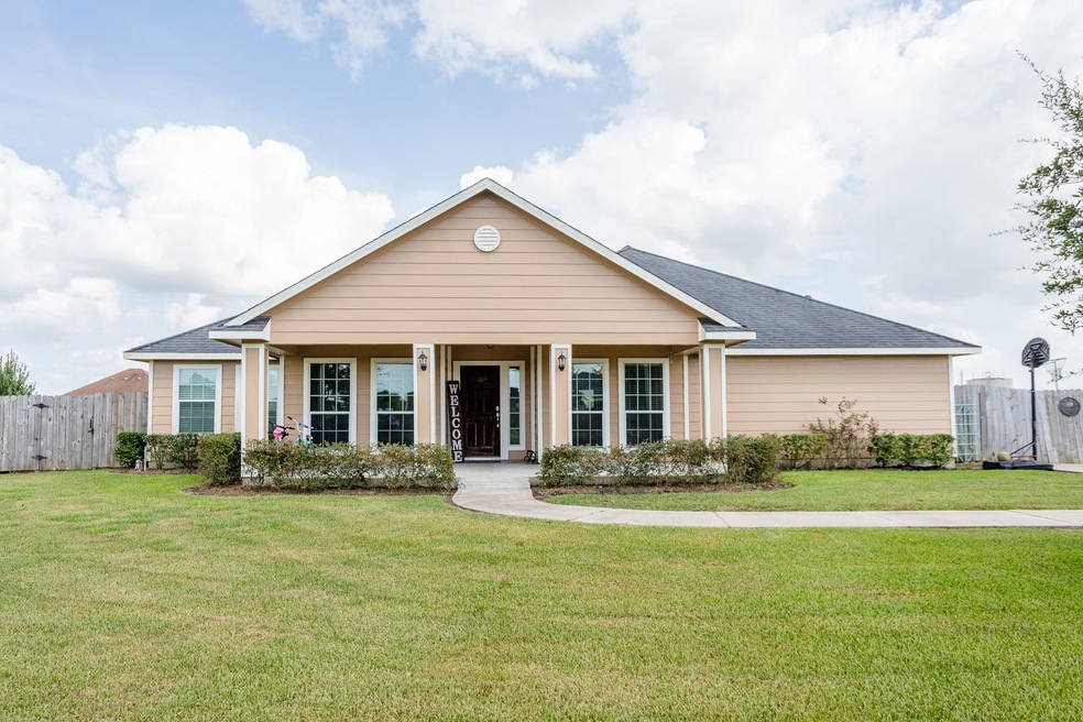 11215 Leah Elizabeth Dr, Needville, TX 77461 - photo 1