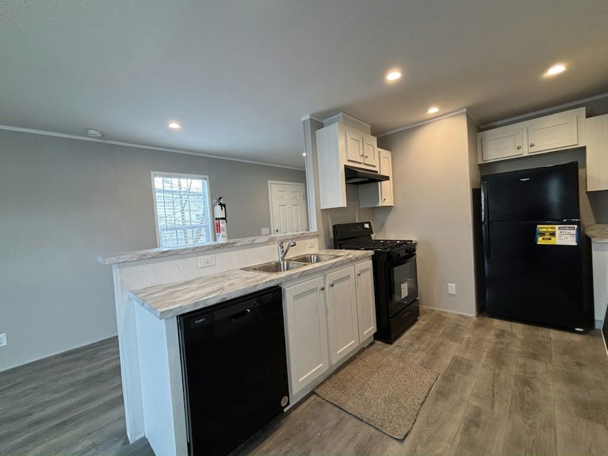 24714 N Morgan Ct unit 37, Harrison Township, MI 48045 - photo 1