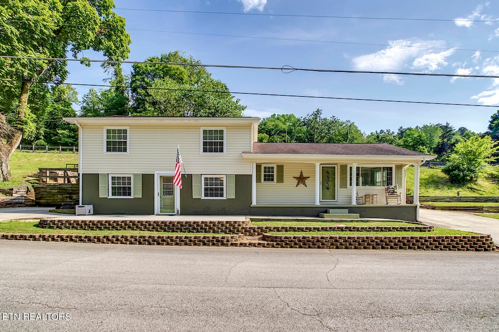01_ERaceStreet_611_Front