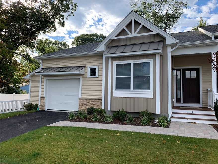 200 Granite St unit 1, Warwick, RI 02886 - photo 1