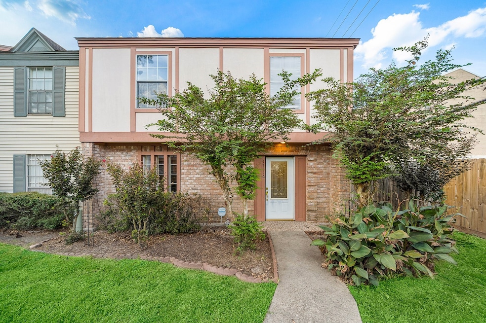 17116 Beaver Springs Dr unit 7, Houston, TX 77090 - photo 1