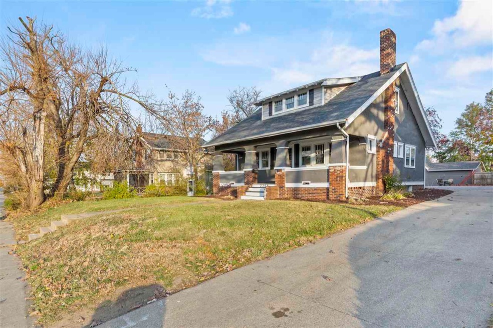 2208 Mount Vernon Rd SE, Cedar Rapids, IA 52403 - photo 1