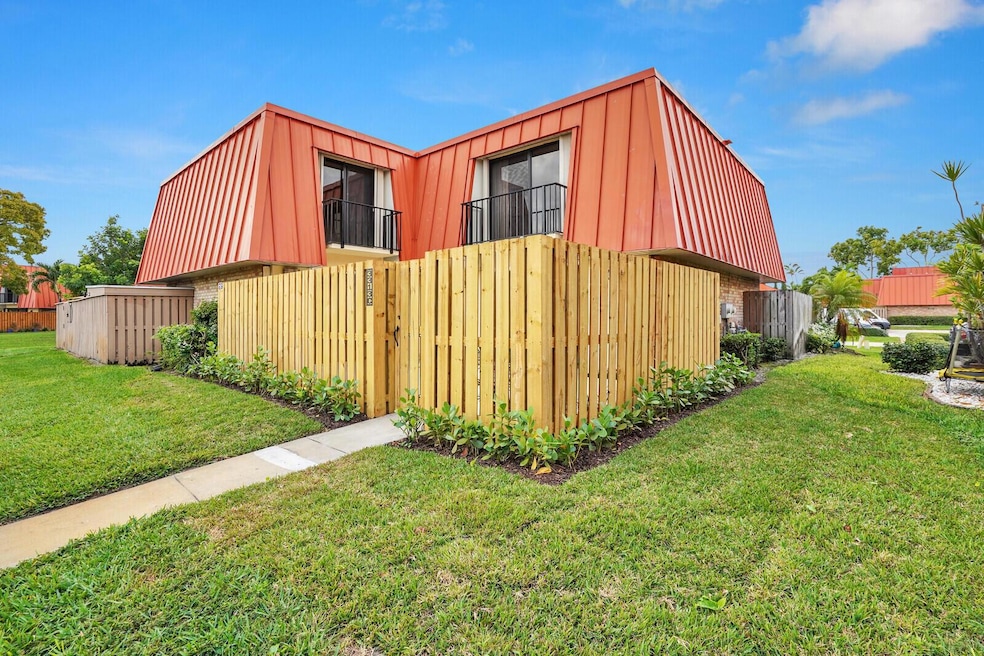 3313 Meridian Way N unit C, Palm Beach Gardens, FL 33410 - photo 1