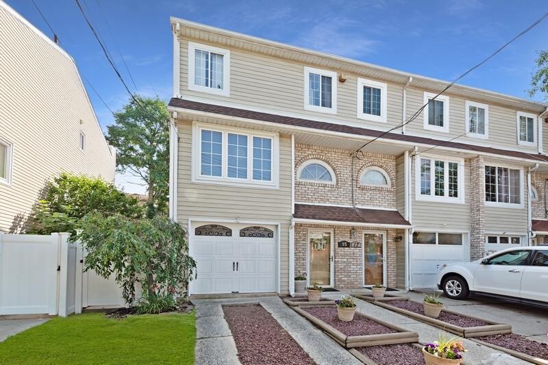 unlisted-address, Staten Island, NY 10312 - photo 1