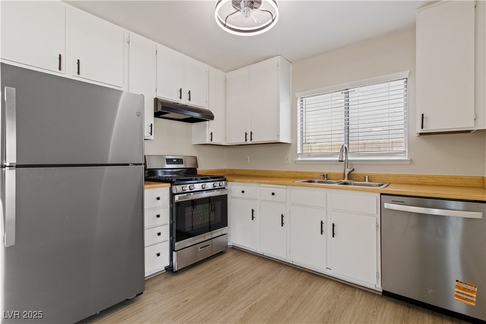 1713 Amboy Dr, Las Vegas, NV 89108 - photo 1