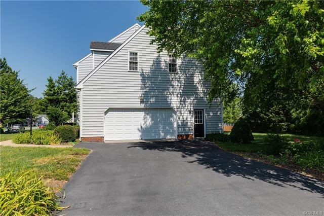 11741 Herrick Ln, Glen Allen, VA 23059 - photo 1