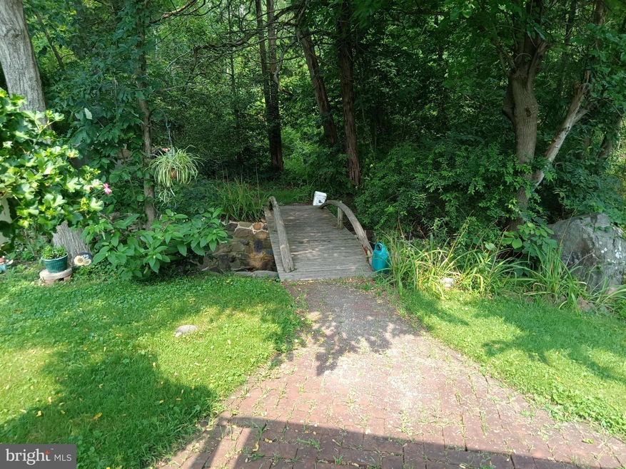 1635 Perkiomenville Rd, Perkiomenville, PA 18074 - photo 1