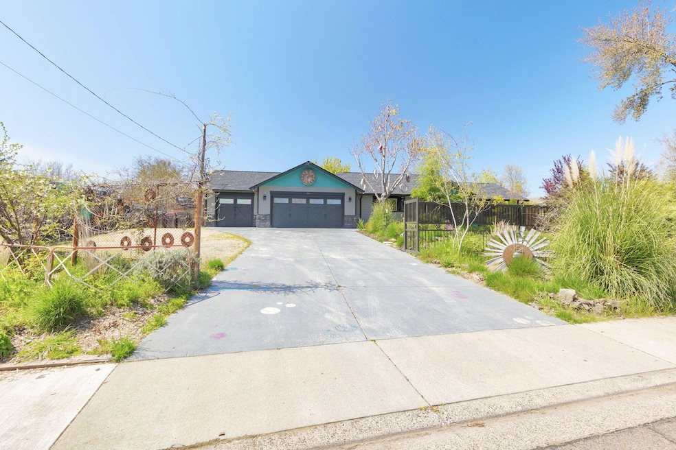 1-web-or-mls-154-glenn-way