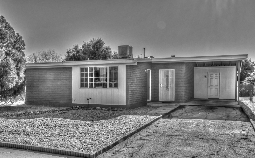 01 Front of Home 6708bwa