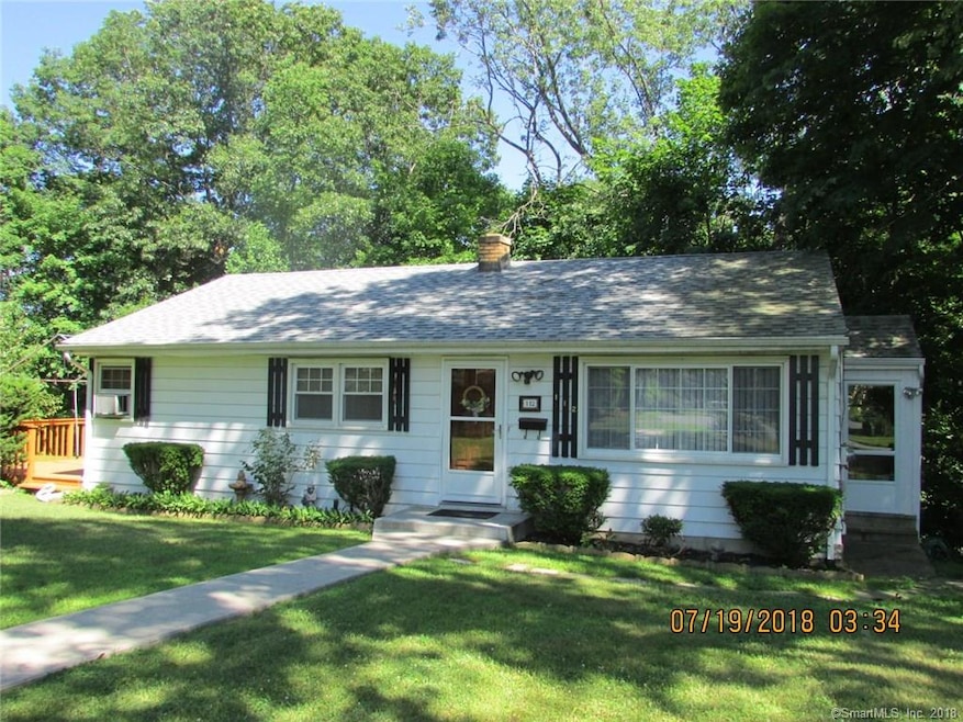 112 Maple Ave, Oakville, CT 06779 - photo 1