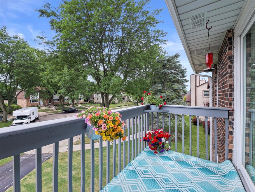 Balcony to bring in the fresh air!