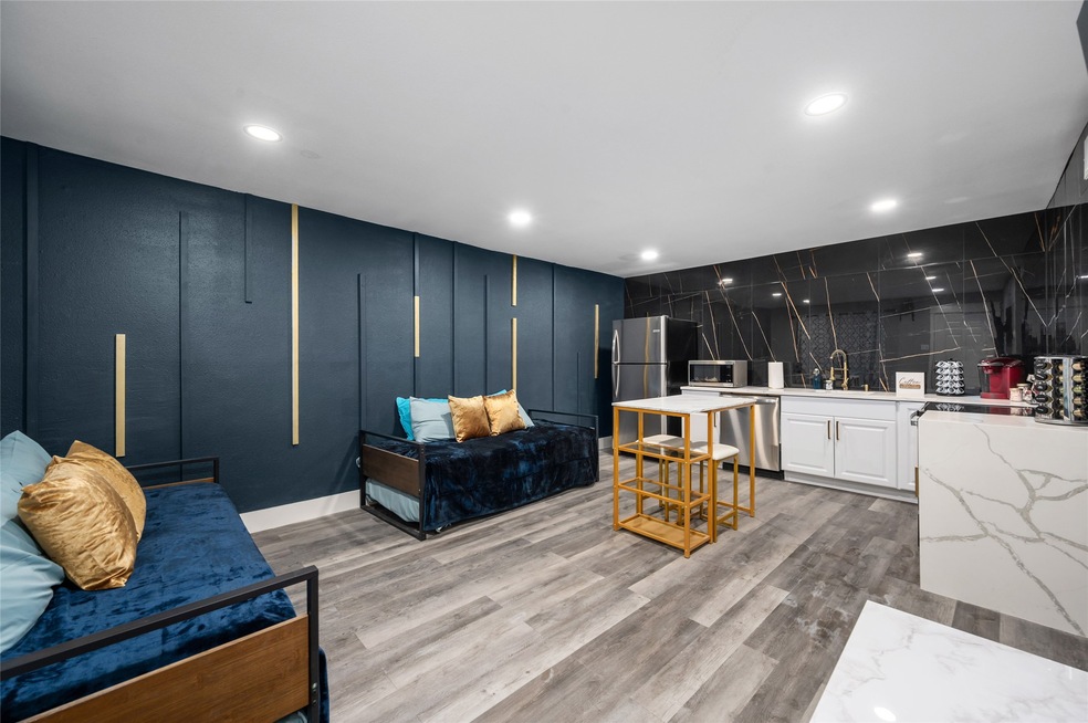 601 E 7th St unit 15, Houston, TX 77007 - photo 1