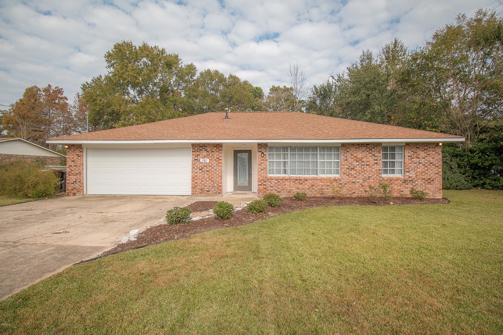 787 Holly Hills Dr-100
