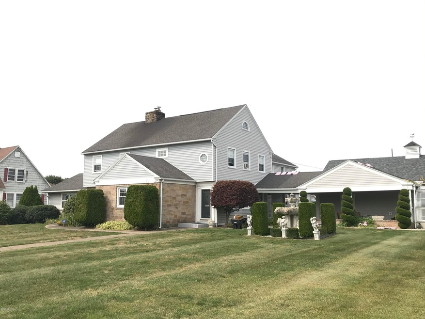 1019 E Front St, Berwick, PA 18603 - photo 1