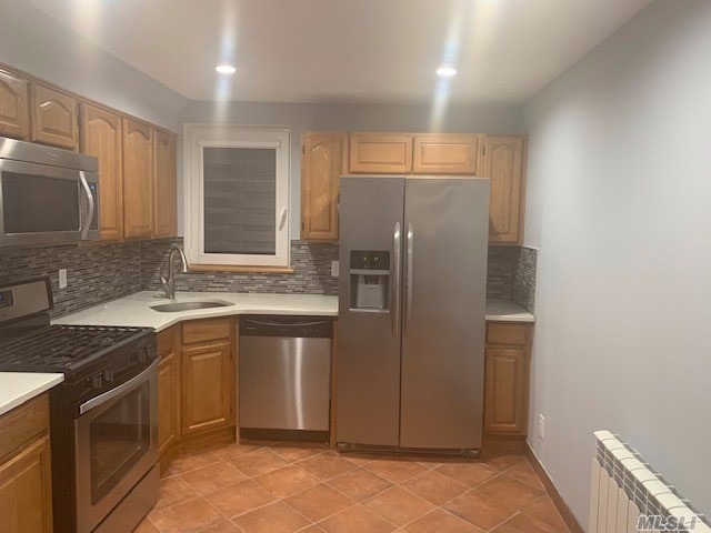 8 Taft Ave, Lynbrook, NY 11563 - photo 1