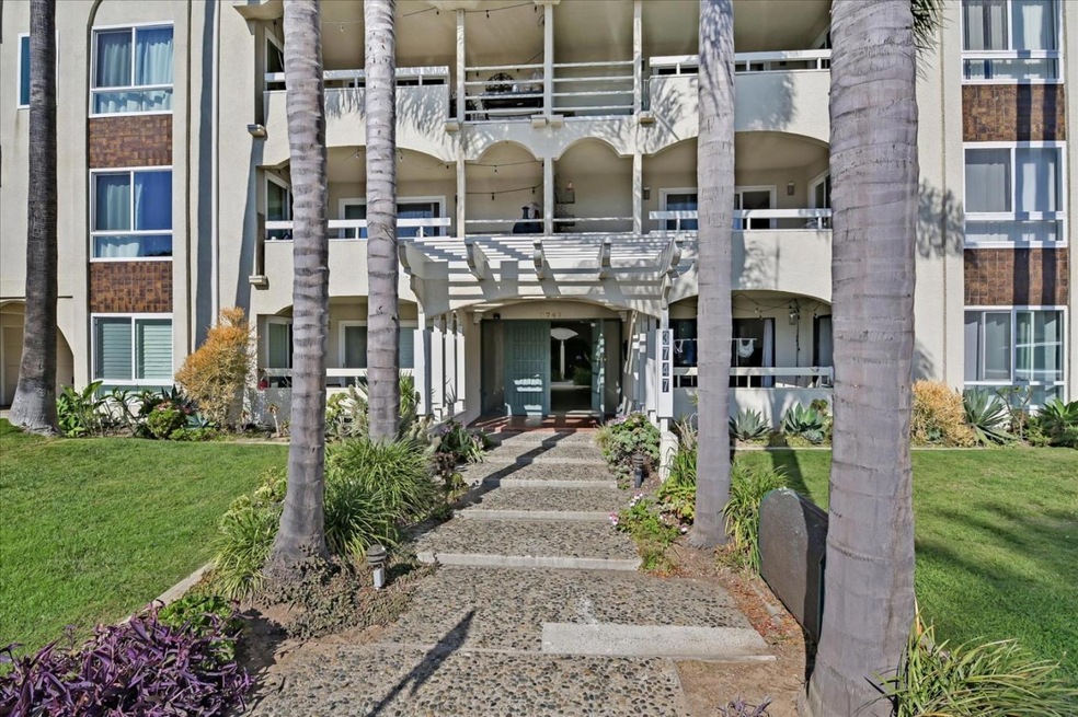 3747 Yosemite St unit 3, San Diego, CA 92109 - photo 1