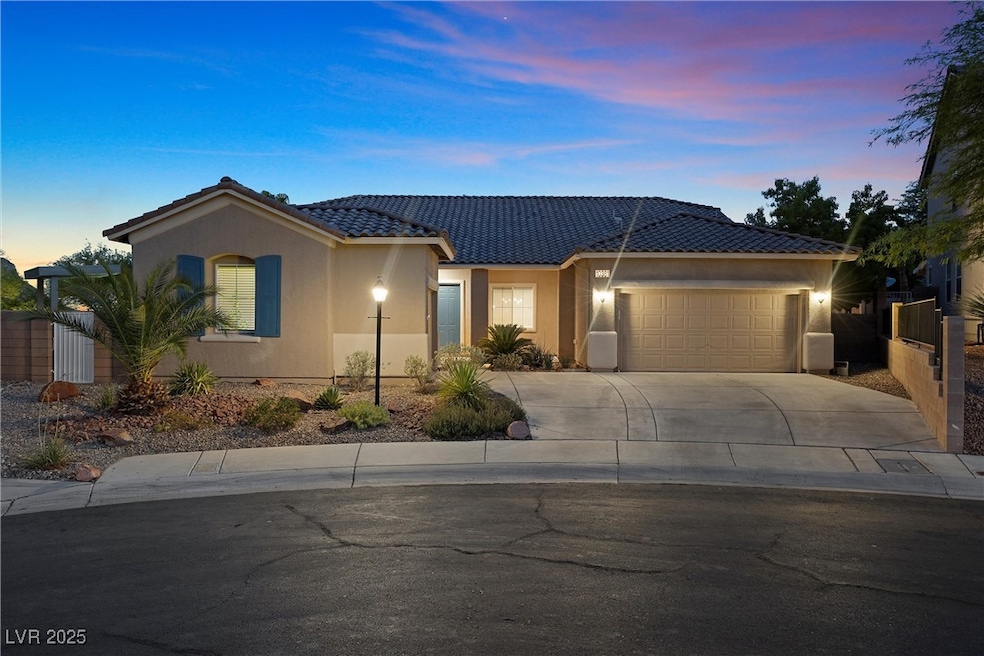 10381 Pilot Mountain Ct, Las Vegas, NV 89129 - photo 1