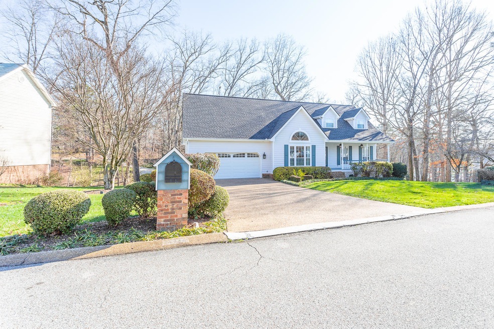 12424 Creek Hollow