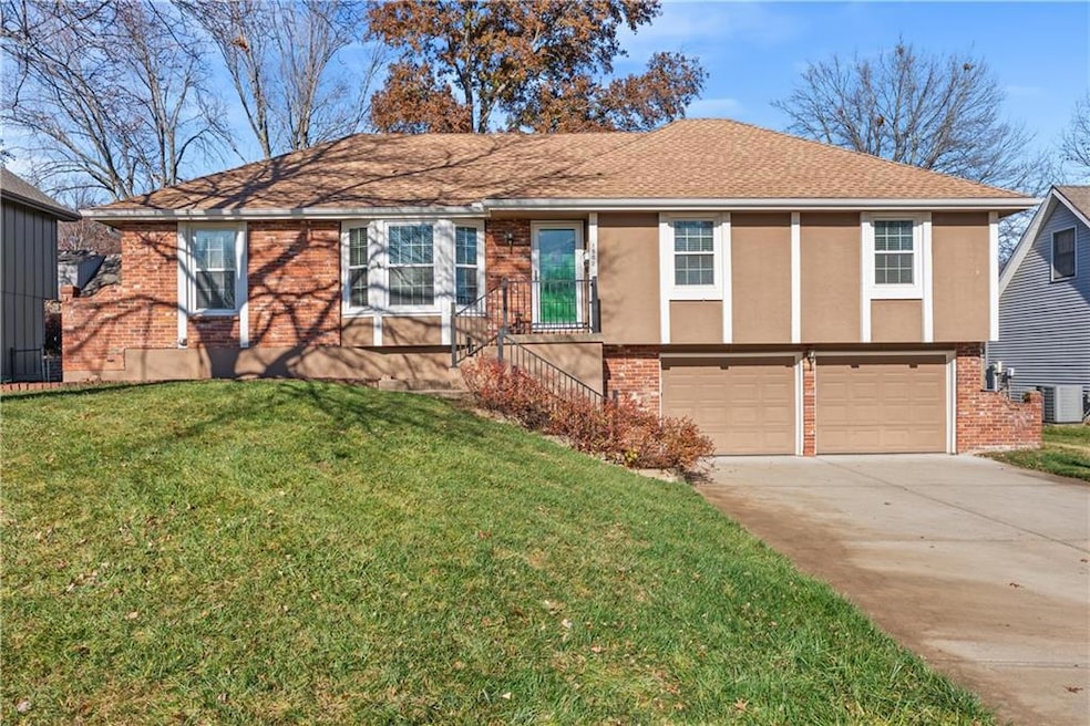 1502 SW 9th St, Lees Summit, MO 64081 - photo 1