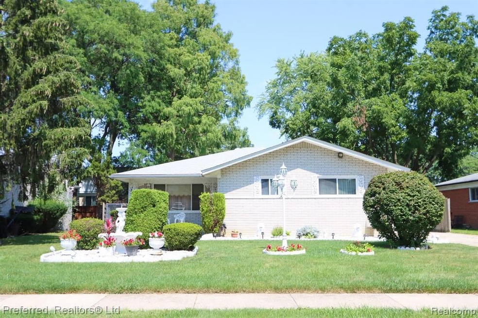 Front View 25736 Grand Concourse Southfield