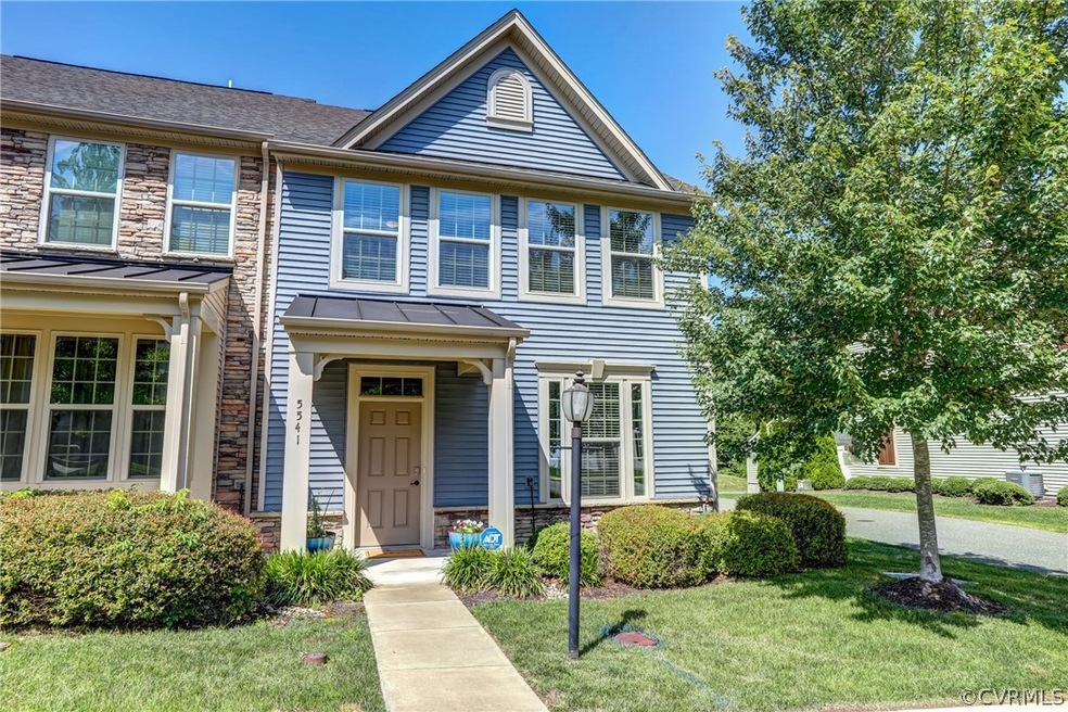 Riverside Heights corner lot townhouse!