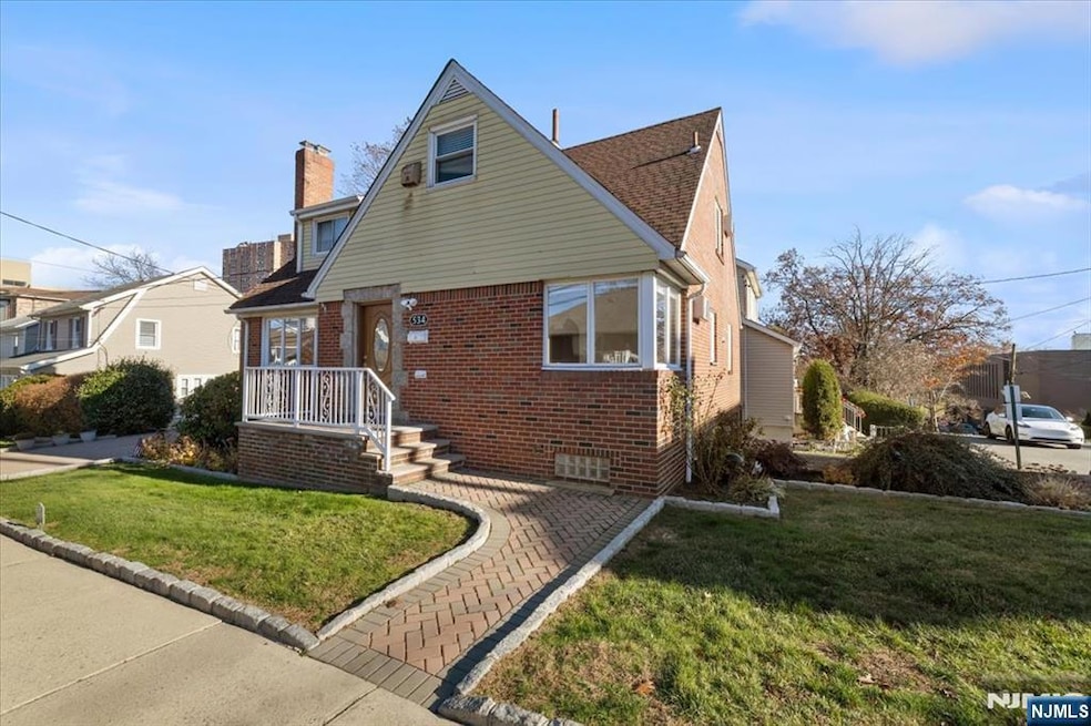 534 Kearney Ave unit 1, Cliffside Park, NJ 07010 - photo 1