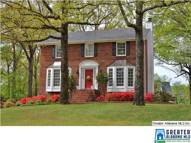 SO INVITING!  CHARMING TWO STORY!