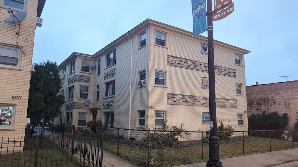 Pending $1,475,000 • Co-Listing Agent