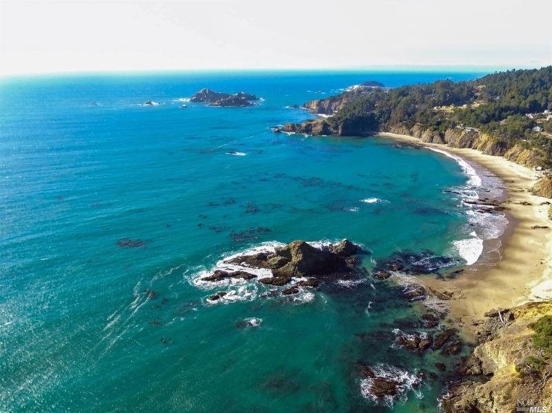 Exclusive oceanfront 5+ acres on the Mendocino Coa