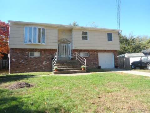 unlisted-address, Lindenhurst, NY 11757 - photo 1