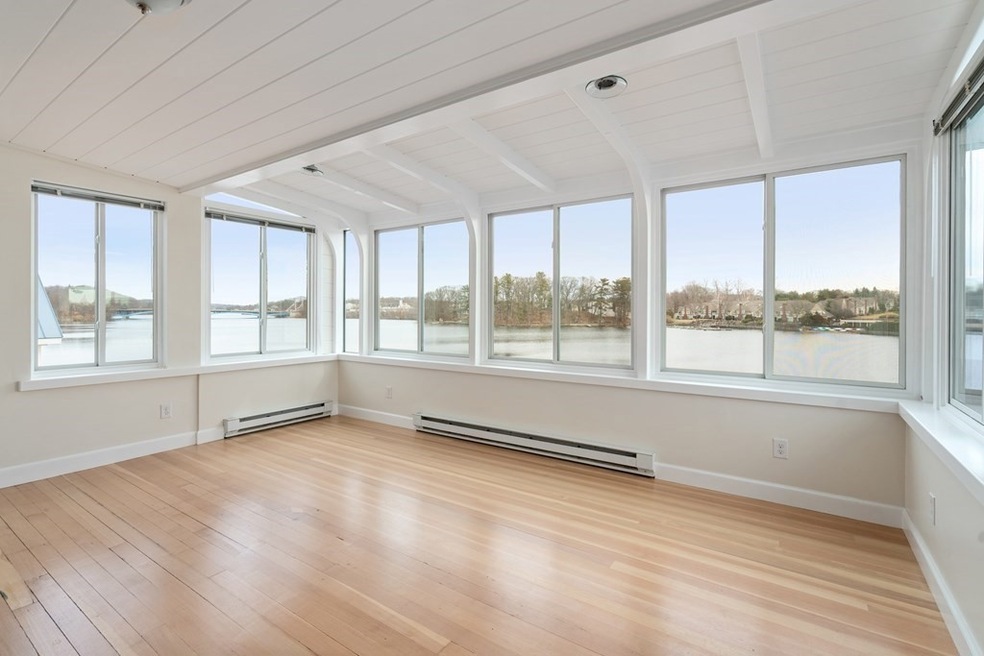 157 Lake Ave, Worcester, MA 01604 - photo 1