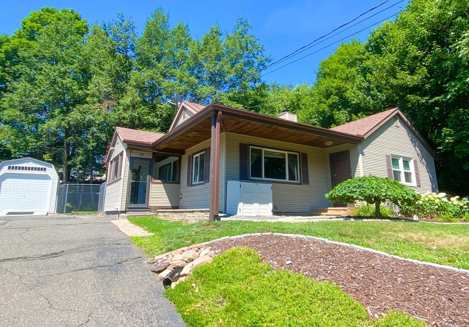 93 Homestead Ave, Holyoke, MA 01040 - photo 1