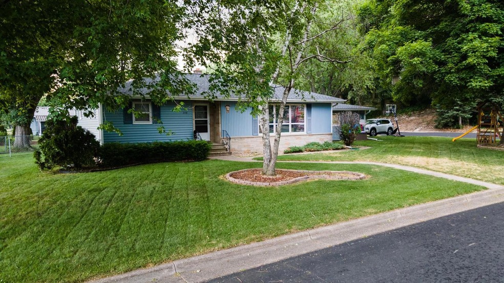 Bryan St - Holmen (10)