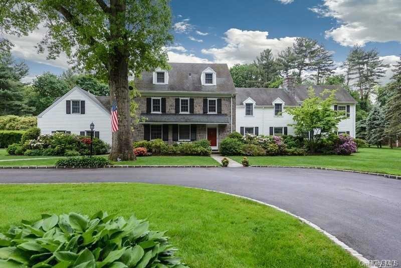 4 Ormond Park Rd, Glen Head, NY 11545 - photo 1