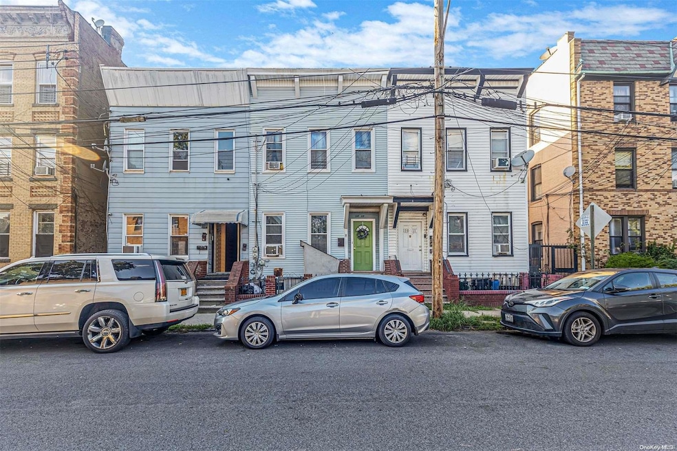 Sold $900,000 • Co-Listing Agent