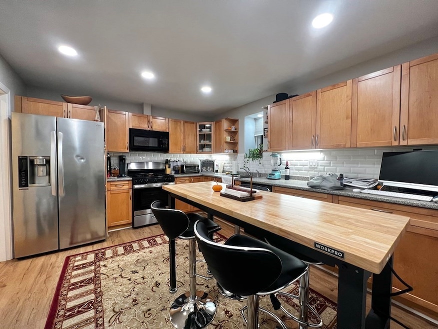 98 Cypress St unit G, Brookline, MA 02445 - photo 1