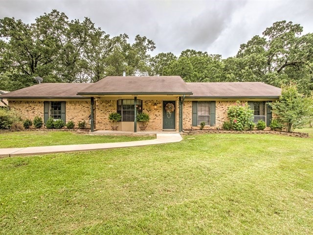 107 Lancewood Cir, Lufkin, TX 75904 - photo 1