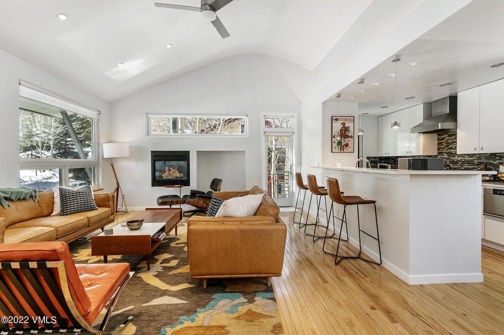 1466 Deer Blvd-001