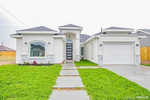 817 Canela Dr, Alamo, TX 78516 - photo 1