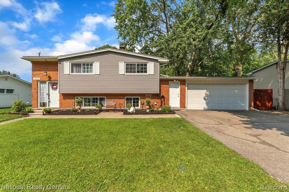 01-18935 Brentwood St-WindowStill-Real-Estate-Photography-3.jpg