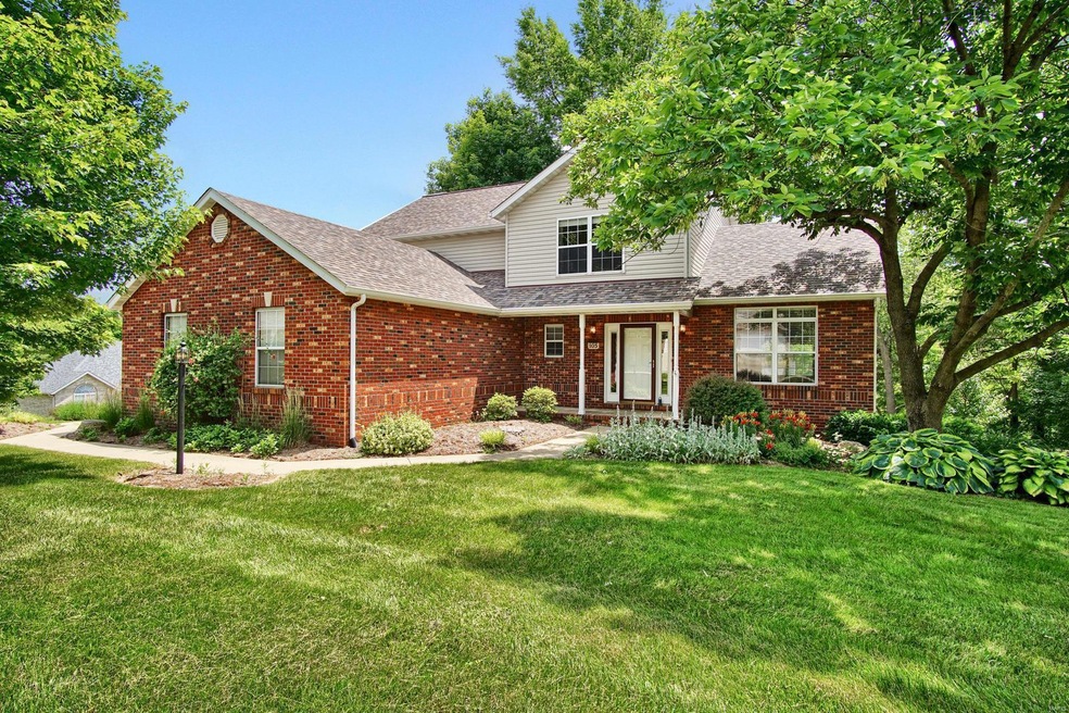 105 Kingsbrooke Blvd, Glen Carbon, IL 62034 - photo 1