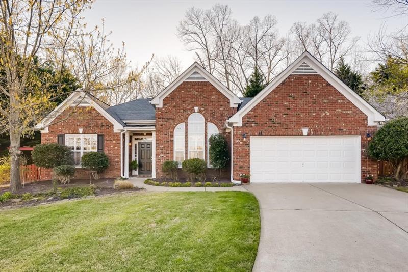 223 Woodview Ln, Woodstock, GA 30188 - photo 1