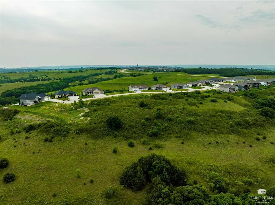 316 Ledgestone Ridge Ct, Manhattan, KS 66503 - photo 1