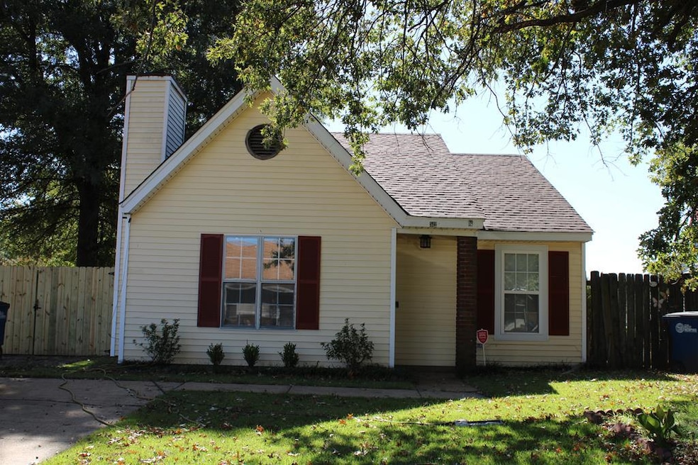 512 Lois Marie Cove, West Memphis, AR 72301 - photo 1