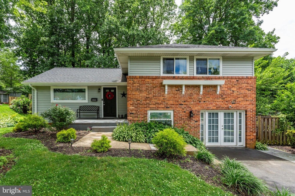 10831 Charles Dr, Fairfax, VA 22030 - photo 1