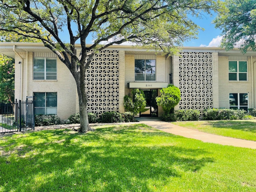 View of front of house with a front lawn