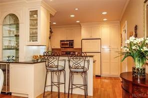 Chatsworth Gardens unit 109, Larchmont, NY 10538 - photo 1